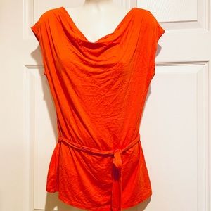 T-shirt with cow neckline and belt